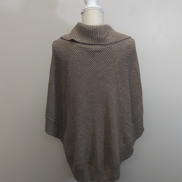 Gap Tan/Light Brown Knit Cape - Picture 10 of 12